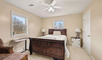 17251 Hollingsworth Rd, Basehor, KS 66007