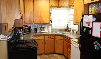 515 N 6th St, Arlington, NE 68002