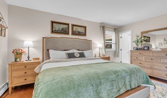 186 Van Brackle Rd, Aberdeen, NJ 07747