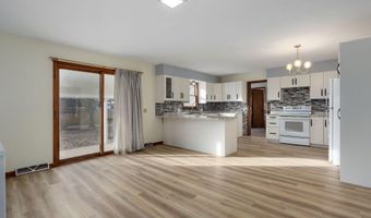 1313 S Madison Ave, Aurora, MO 65605