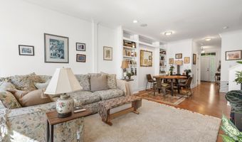 2 Dogwood Ct 2, Middlebury, CT 06762