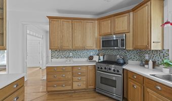 233 Ivy Glen Cir, Avondale Estates, GA 30002