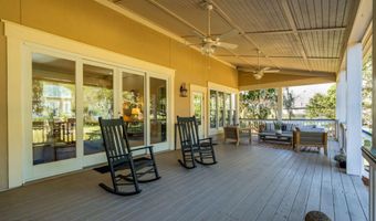 210 Old Plantation Dr W, Beaufort, SC 29907