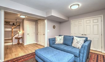 703 S Main St 703, Cheshire, CT 06410