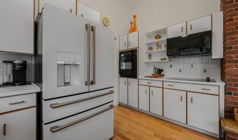 15 Goulart Dr, Bozrah, CT 06334