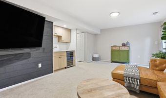 661 N ARMISTEAD St, Alexandria, VA 22312