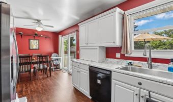 523 Maplewood Dr, Antioch, IL 60002