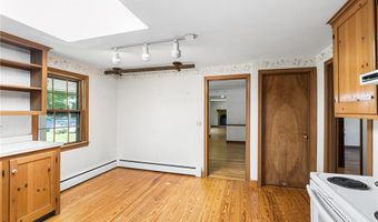 105 Fairfield Dr, North Kingstown, RI 02852