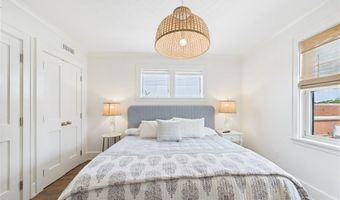 20 E Bowery St 3B, Newport, RI 02840