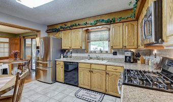 3050 Gaineswood Ave, Baxter Springs, KS 66713