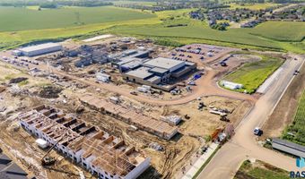 2500 E Chestnut Trl, Brandon, SD 57005