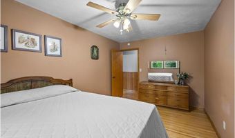 3945 8th Ave NW, Anoka, MN 55303