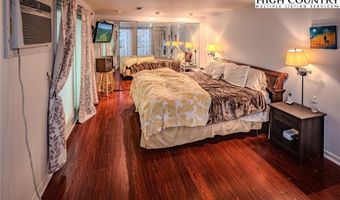 4584 4582 NC Highway 194 S, Banner Elk, NC 28604