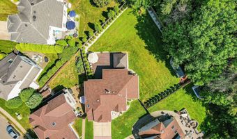 210 Kentucky Way, Freehold, NJ 07728