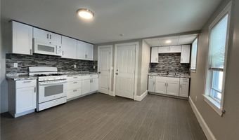 217 State St 2R, Bristol, RI 02809