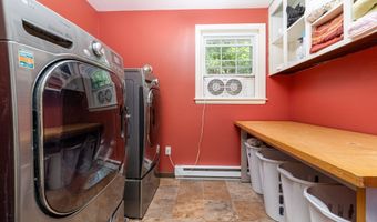 26 Skyview Ter, Bristol, CT 06010