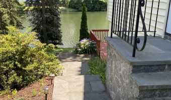 12 Pine Point Dr, Bridgeport, CT 06606