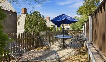 5 Division St, Newport, RI 02840