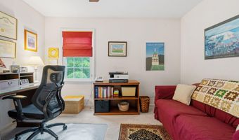 17 Greyledge Dr, Albany, NY 12211