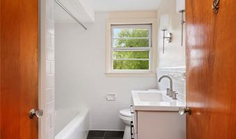 21 Parsonage Dr, Warwick, RI 02889