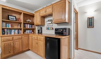 2751 Rivers Bluff Ln, Anoka, MN 55303