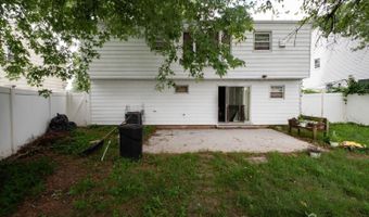 727 E Woodbridge Ave E, Avenel, NJ 07001