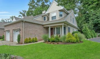 111 Trotters Ln, Allendale, NJ 07401