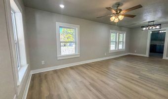 215 E Jackson Ave, McAlester, OK 74501