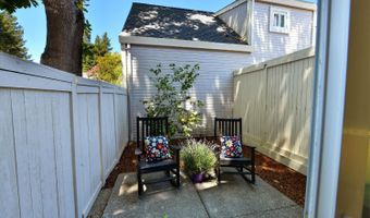 2737 Lakeview Dr, Santa Rosa, CA 95405