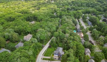 24 Surrey Ln, Falmouth, ME 04105