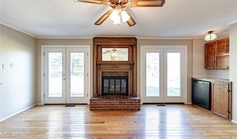 707 Bitterfield Dr, Ballwin, MO 63011