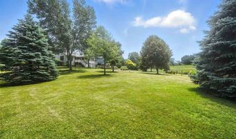 5709 Oak Crest Hill Rd SE, Riverside, IA 52327