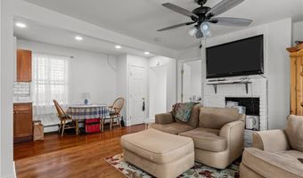 12 Callender Ave, Newport, RI 02840
