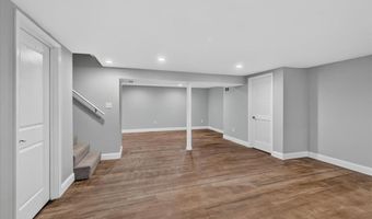 947 Oakfield Dr, Ballwin, MO 63021
