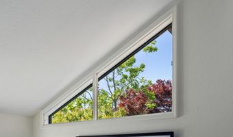 817 Harbor Rd, Alameda, CA 94502