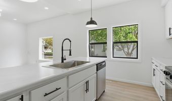 611 3rd St NW, Austin, MN 55912