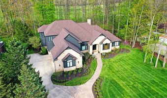 460 Club Dr, Aurora, OH 44202