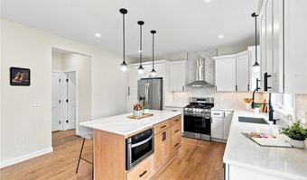 50 Planet Ave, East Providence, RI 02915