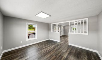 4 Green St, Athens, TN 37303
