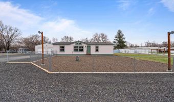 317 7th St, Benton City, WA 99320