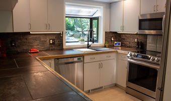 466 Greenbush Rd, East Greenwich, RI 02818
