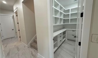 5020 Logan Dr, Bentonville, AR 72713