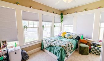 708 N 5th St, Atchison, KS 66002
