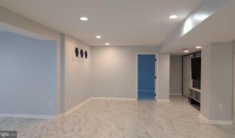 25501 EMERSON OAKS Dr, Aldie, VA 20105