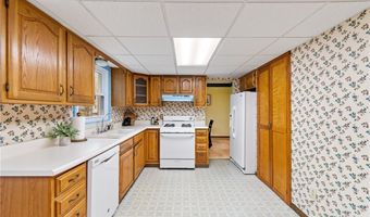 1425 Fox Lake Rd, Wooster, OH 44691
