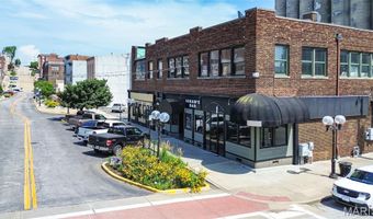 215 W 3rd St, Alton, IL 62002