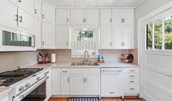 1115 Douglas St, Alexandria, MN 56308