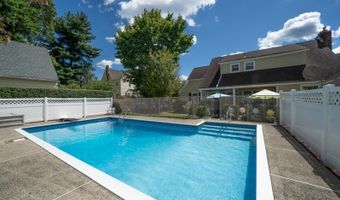 71 Reservoir Ave, Andover, NJ 07801
