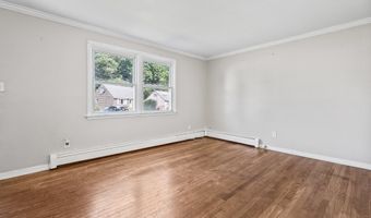69 Sunshine Cir, Bridgeport, CT 06606