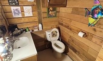 526 SW 2nd St, Adair, OK 74330